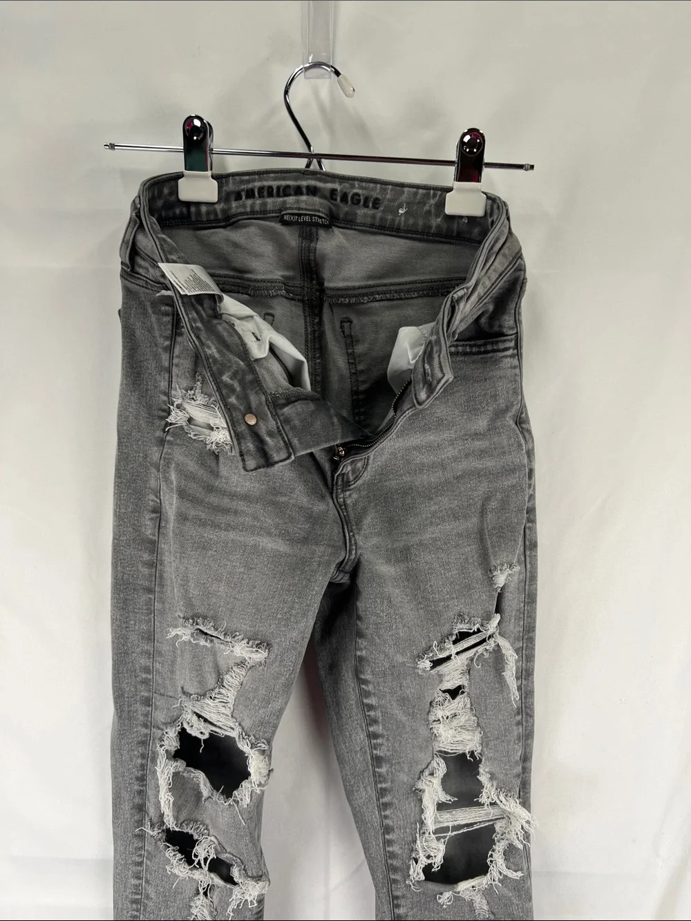American Eagle - Women’s Jeans - Distressed -4Super High Rise Jegging - RN 54485